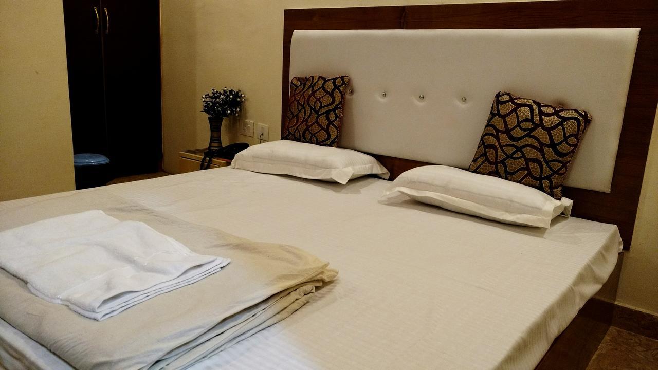 Hotel Rattans Regency Roorkee Eksteriør bilde